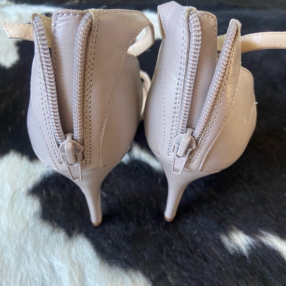 High heels - Picture 3 of 5